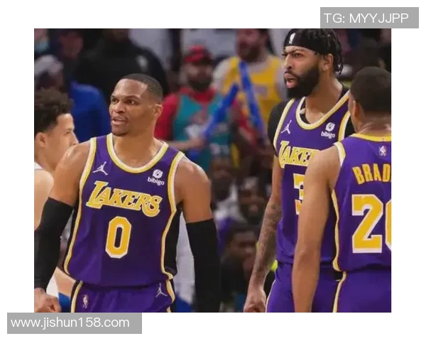 季后赛评分榜单出炉究竟是球星高光表现还是状态低迷困境